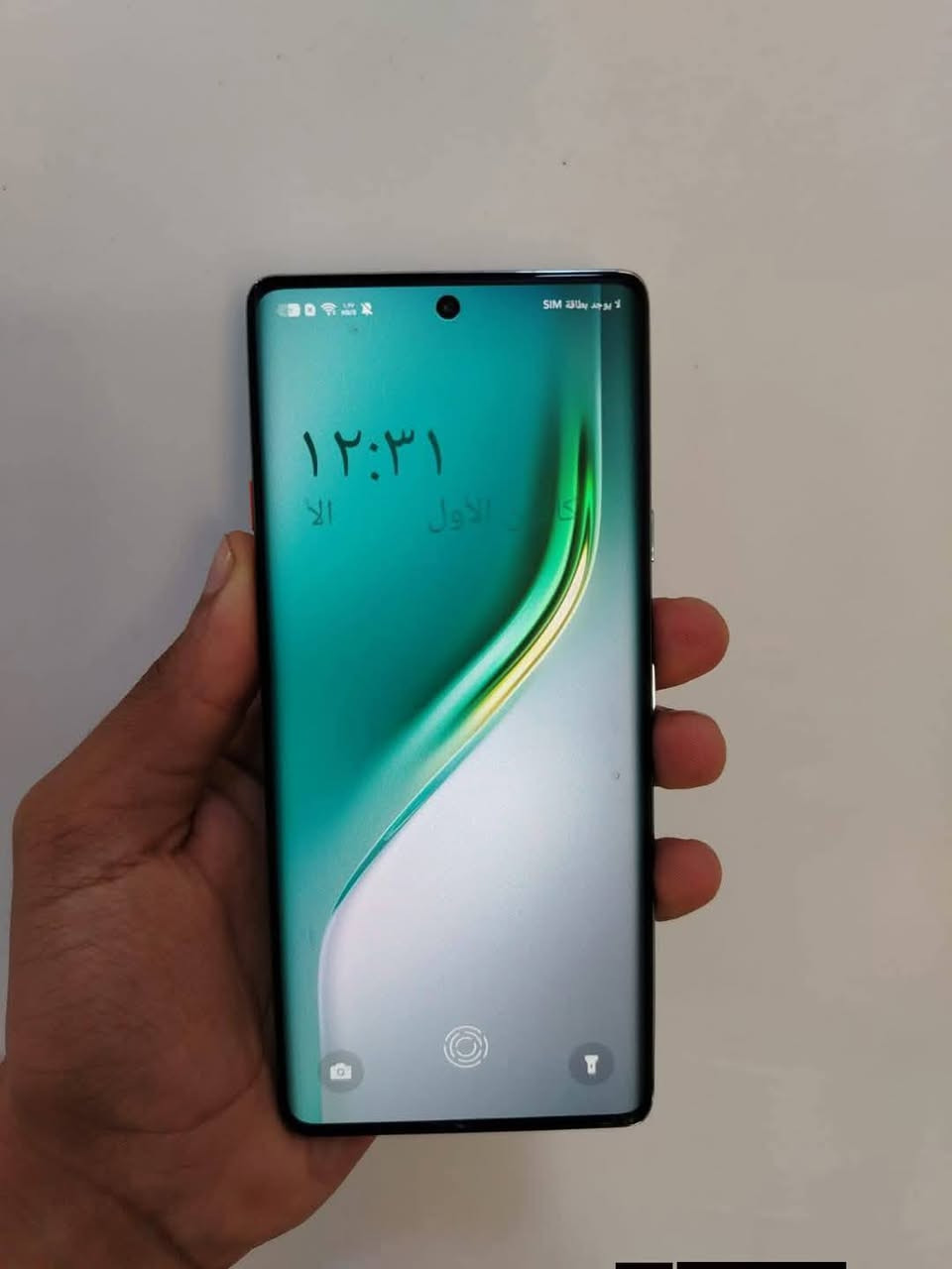 السلام عليكم تكنوا كامون 40 برو 5g
256 /16مستخدم 
السعر 240 قفل مكاني زعفرانيه
***********
