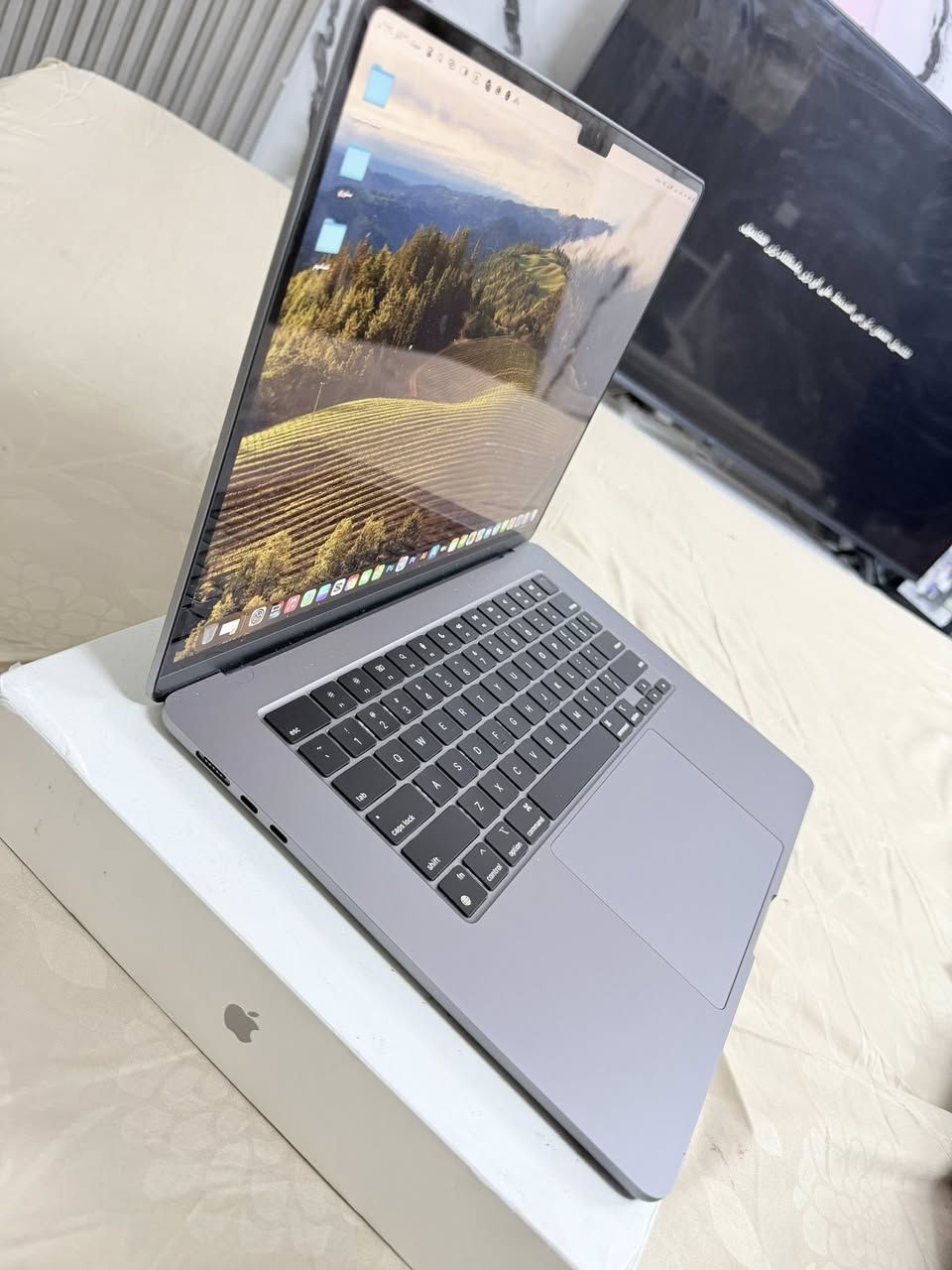 سعر مليون و150
صدار 2024 
حجم الشاشة 15.3
عدد دورات الشحن 25 
معالج M3
رام 8g
ذاكرة 256 ssd
كامل ملحقاتها 

مكاني بغداد بلديات 

*********** موجود واتس اب
