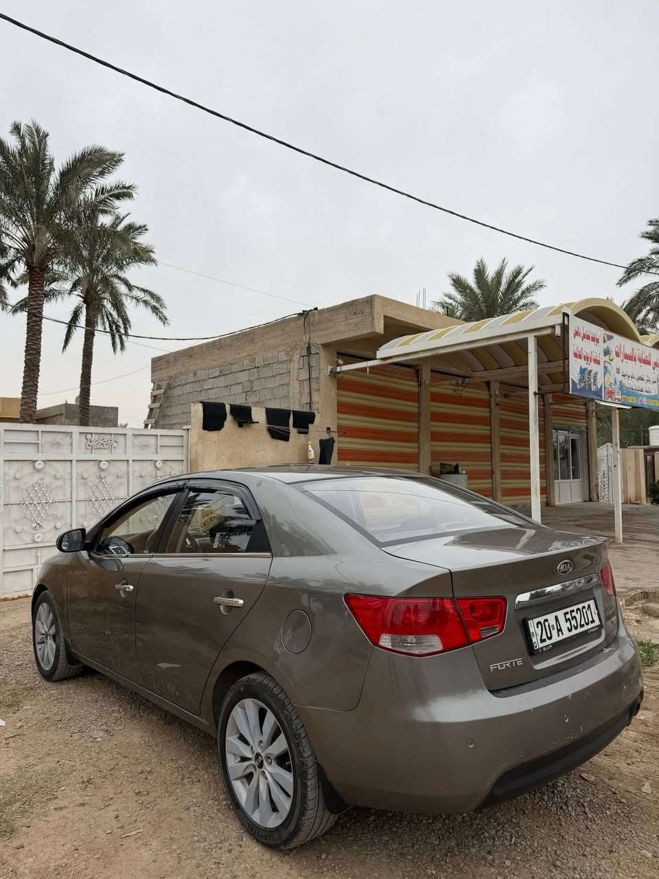 السلام وعليكم عندي فورتي كوريه 2013رقم ديالى دولي فول موصفات محرك 1600كير محرك تخم ياير صدر امامي وخلفي جديد بيها اربع قطع كلير بدون اي حادث بدون اي دواخل اي نقص مابيها السعر 83ورقه رقم التلفون ***********
