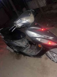 دراجة جي فور  توني فاتحهه ما مسحوكه و مكينتهه ناعمة تجي و تشوف بعينك ك...