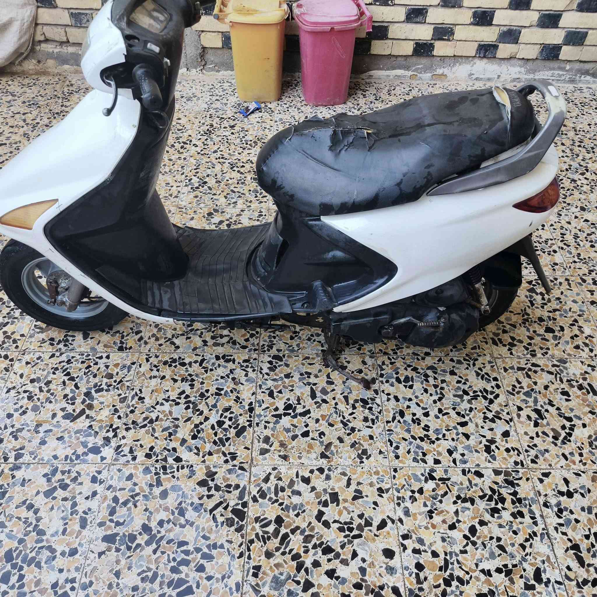 السلام عليكم دراجه فراشه للبيع كل شيء شغال بيها ما عايزه شي رايدها ينتصل خاص 
‏‪***********‬‏
