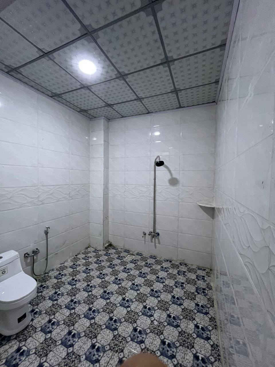 (دار للبيع مساحتها 180متر الواجهة 9العمق 20 حي الملاين الثانية مجمع الملك.  عدد الغرف 6 الصحيات عدد 3. البيت زيرو زيروجديد) ......... ملاحضة 👈 الي يكدر يشتري بيت أو أرض لا يتردد ابد لان راح يصير تمليك الزراعي والجمعيات بعد فتره قصيره وراح الأسعار ترتفع اكيدفسارعو بالشراء


**إذا كنت صاحب هذا الإعلان وتريد حذفه لأي سبب، رجاءا أرسل رسالة إلى الدعم الفني**