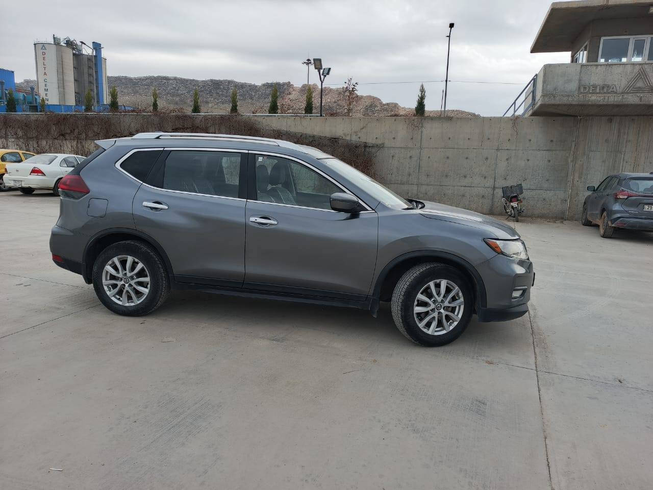 ***********
نیسان ڕۆگ 2020 sv  دەبڵ ئەکسل 
چوار پستۆن فوول بەس سڵایت نیە
زۆر پاکە ڕەقەم سلێمانیە بە ناوی خۆماوەیە 
ئۆتۆ ستۆپ و ڕادارو خەتی جادە 
یەک پەڵە بۆیاخی هەیە بێ ناوگرتن
گێڕومەکینە بەشەرت
61مایڵ ڕۆیشتووە 
تەحویل و غەرامەی بەشەرت
سعر..179 کەمێك مەجال
شوێن..سلێمانی .. بازیان
تلفۆن..     ***********
واتس اپ ..*********** السليمانية, العراق
