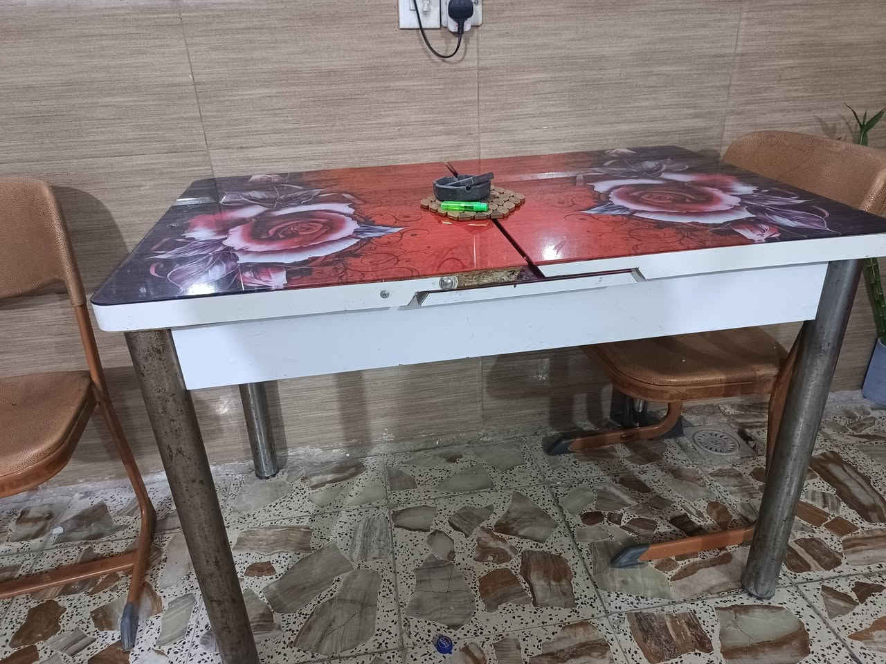 للبيع بايسكل حجم 20السعر 50
ميز طعام سعره ب 40
براد سعره 65


**إذا كنت صاحب هذا الإعلان وتريد حذفه لأي سبب، رجاءا أرسل رسالة إلى الدعم الفني**