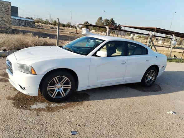 من رخصت لادمن صاحب الفضل جارجر 13 بغداد اباسمي مكينه 36 كيرعصه الثنين كفاله شرط لون ابض  صافي حادثها قطعتين جاملغ اوبنيد تخم تاير جديد سياره نضيفه بل عافيه على لياخذها ..ملاحضه بيع امراوس حسب لقناعه رقمي بي وات ساب راسلني تتصل ودلل سعر 155وبيها مجال لشراي ***********مكلف بل نشر
