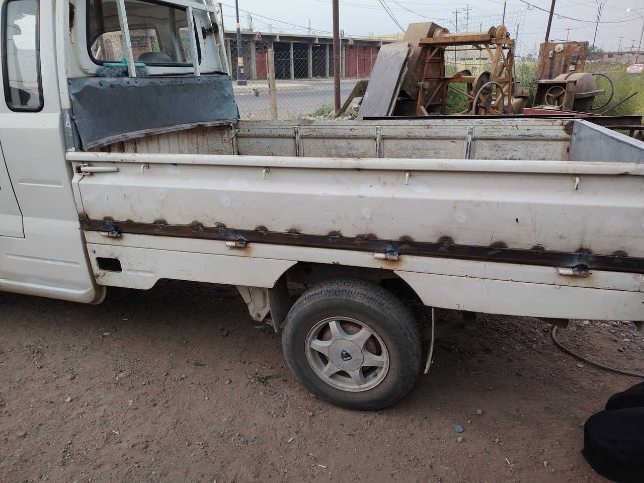 حداده الأمير لتصليح بديات الستوته وصنع الدعاميات وتصليح كل شي وشغل سفري مكاني شارع السكلات مجاور جملون الجبس *********** هذه شغلي كدامكم
