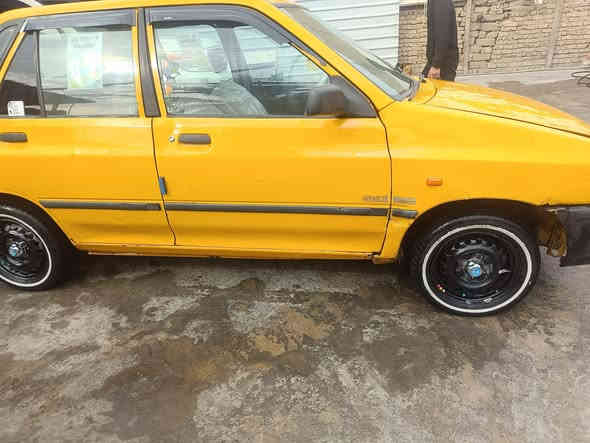 السلام عليكم ورحمه الله وبركاته 
سايبه موديل 11 مكينه وكير وتبريد مكفولات
سنويه ل 28 هيئنه وغرامات مصفرة
سيارة مامبدل بيهة شي فقط الجاملغ الأيمن بي ضربه ومامصلهة ضربه بصيطه 
باتري جديد تخم تاير جديد درايمات جدد بوربينات جدد 
كلشي ماناقصهة السعر 26 وبيهة مجال 
*********** 
***********
