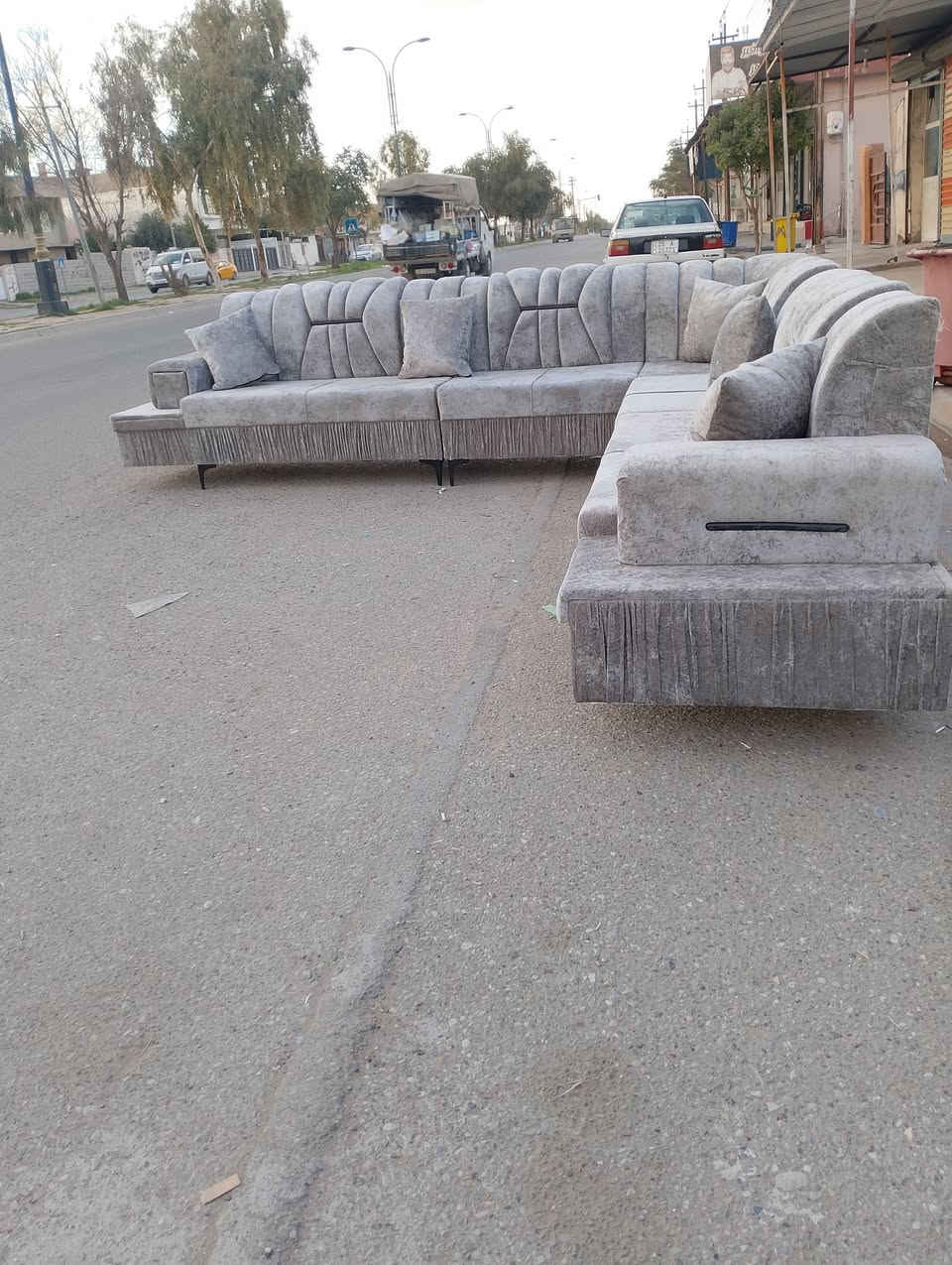 ديوان جيب ما مستعمل سبع امتار يا ويا خمس كوشات 350 اريد قياسات اريد جمله موجود يخابرى***********
