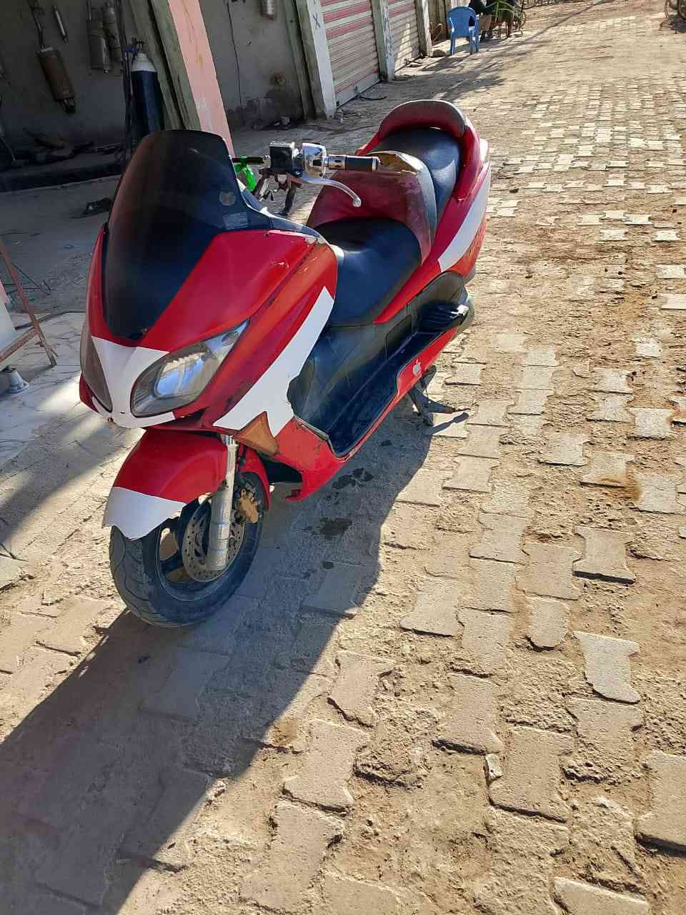 السلام عليكم دراجه فورزه 09دراجه ٧كير اربع تحويلات المكان الديوانيه الحمزه الشرقي التواصل ع رقم فقط *********** سعر ٧٠٠ وبي مجال
