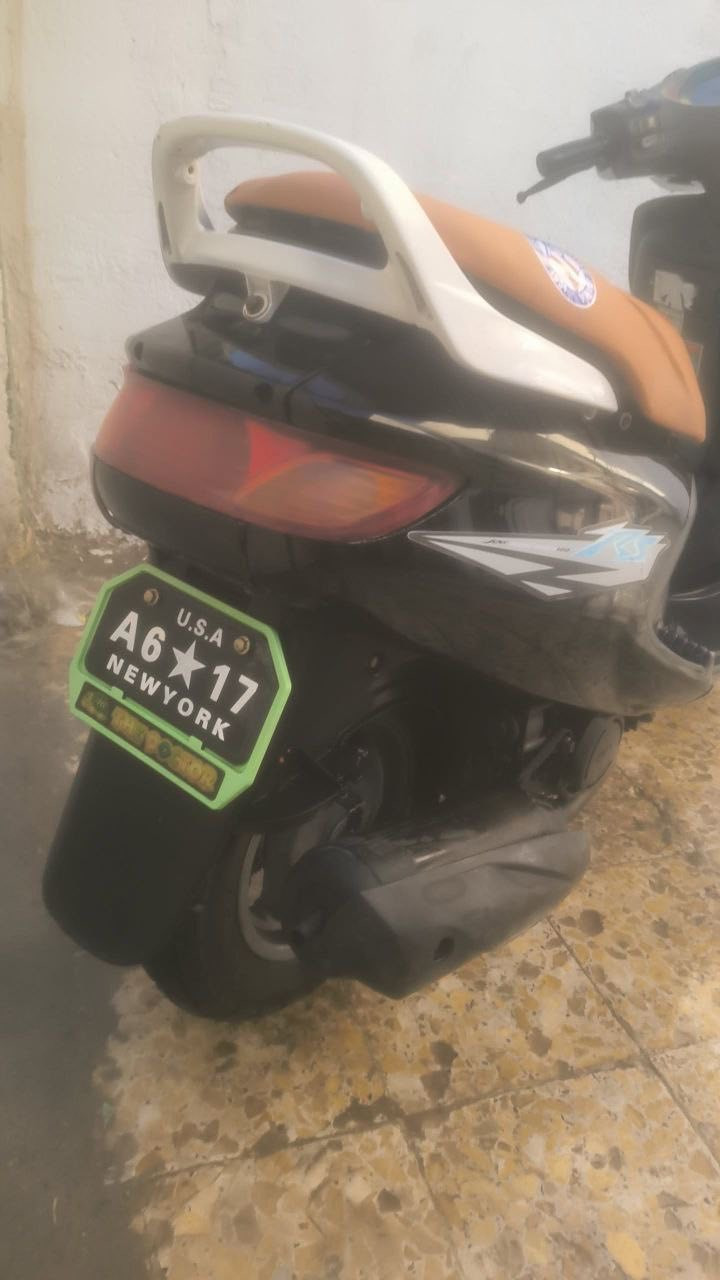 السلام عليكم 
فراشه للبيع 📍
محرك مامفتوح ‼️
كهربائيات شغاله 
الدراجه عوزها فقط باتري 🔋
السعر/500وبيها مجال 
الرقم/***********
