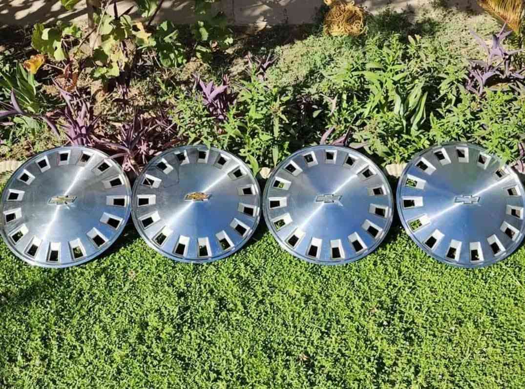 السلام عليكم
من رخصة الادمن المحترم 
كبات سلبرتي العدد 4 
نضيفات كلش
السعر 140 و بيها مجال بسيط جدا
للتواصل خاص موجود او على الرقم ***********
