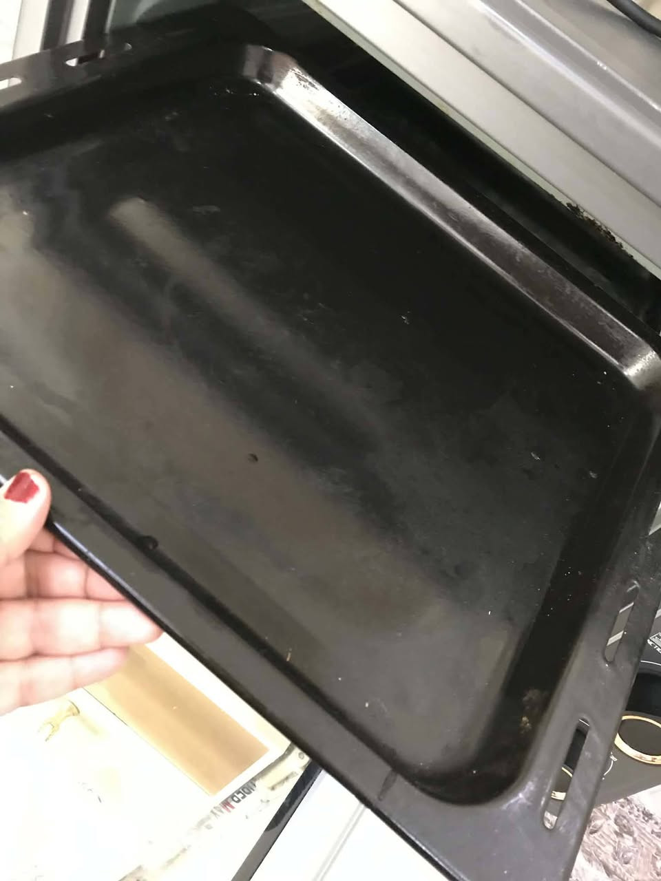 فرن نضيف وجديد البيع بسسبب عدم الاحتياج اله اجاني هديه  
 الشراء من الجيرمني ب الهوره  السعر الاصلي 150. ومعروض حالياً ب 100  وبي مجال استخدام قليل  
 يحتوي ع فرن وقلايه هوائيه بداخله بنكه يحتوي ع ثنين صينيه فرن سبيايه قلايه هوائيه سيبايه عاديه وصينيه تجمع الاوساخ


**إذا كنت صاحب هذا الإعلان وتريد حذفه لأي سبب، رجاءا أرسل رسالة إلى الدعم الفني**