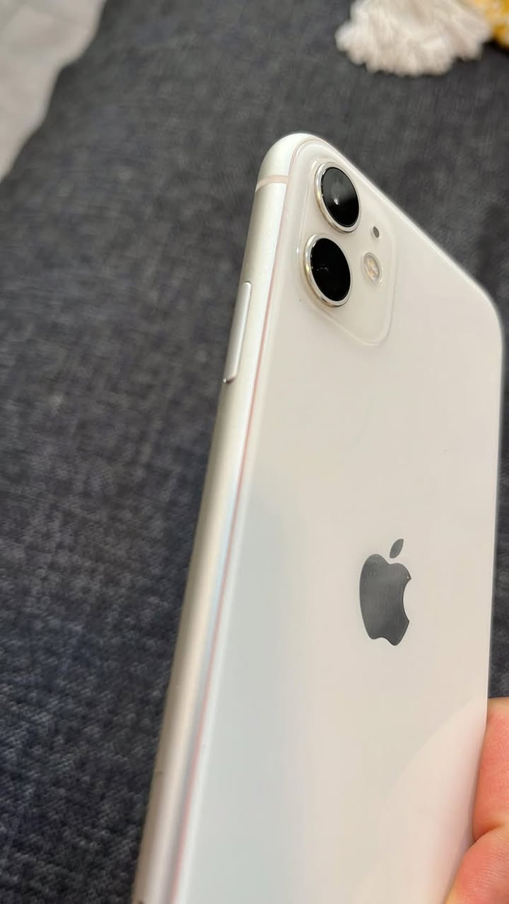 سلام عليكم ايفون ١١ عادي الجهاز فقط مبدل ضهر بلادي الجهاز ما مبدل بي شي وبي نقطين بيض بلشاشه من جوه ما مإثرات بشي ذاكره ١٢٨ بطاريه ٧٠ نموذج M بطاريه متصرف شحن طبيعي الجهاز ع وضع شركه سعره ١٨٠ وبي مجال بسيط مكاني بغداد تقاطع درويش


**إذا كنت صاحب هذا الإعلان وتريد حذفه لأي سبب، رجاءا أرسل رسالة إلى الدعم الفني**