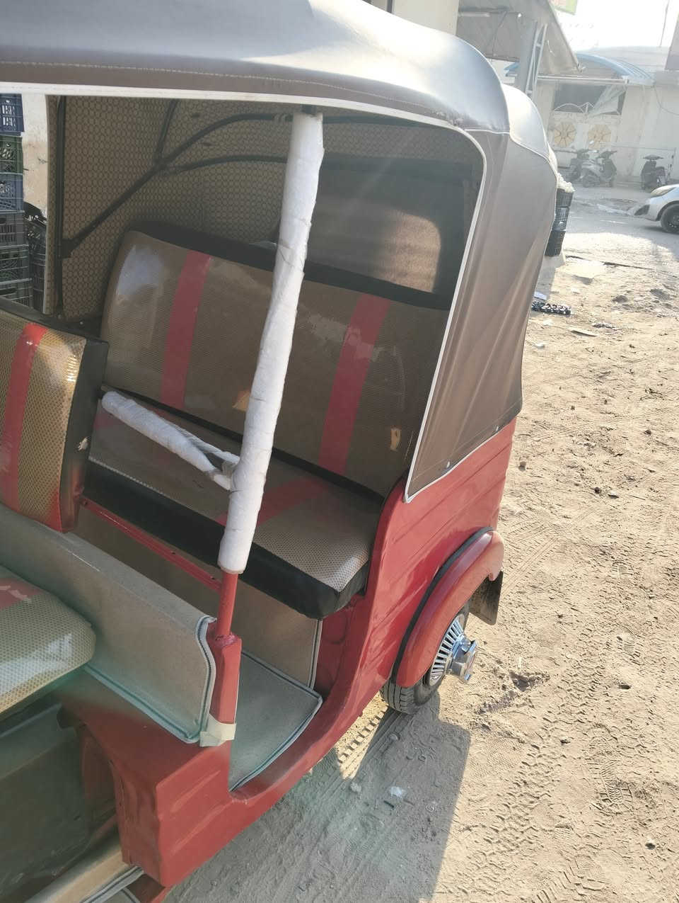 ابيع هاذا الموجود  موديل ١٦ محرك بدلته جديد والمحرك القديم موجود عندي بالبيت تكتك مال شغل  وعيشه مكاني طويريج للاستفسار على الرقم  *********** السعر  ٣ وبيها مجال حك الجيه فقط رحمه لوالديه الي مايعجه لايعلق تعليق سلبي يكول ياالله ويطلع
