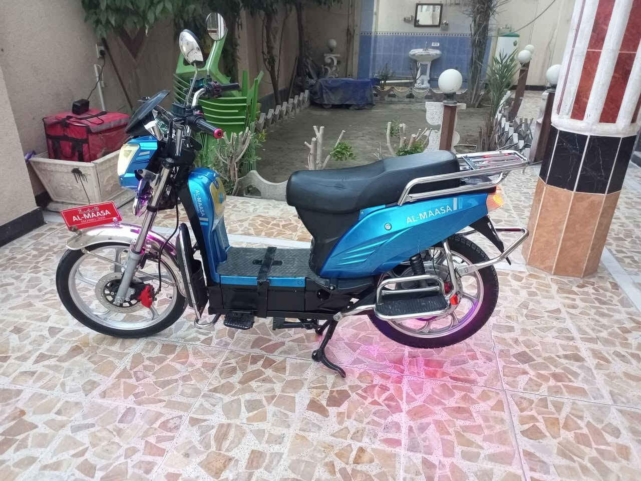 سلام عليكم موطور شحن للبيع   بطاريات عل فحص مكان فلوجة شهداء استفسار رقم الهاتف. ***********.  ***********
