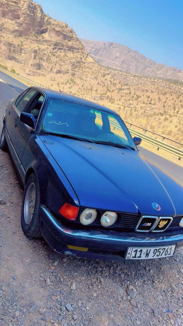 سلام عليكم شباب سياره بي ام ٧٣٠   لبيع تخم تاير جديد صدر جديد تبريد شغار مضومه زنون كامله خير من الله ويل خليها سنويه بسمي ثانيوم حول معروضه ٦٠ وبيع مجال لطيبين ***********
