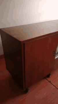 للبيع بالغزاليه
بوفيه ٢متر ونص خشب صاج الثقيل ب٧٠ بيهه مجال مستعجلين على بيعته ***********
