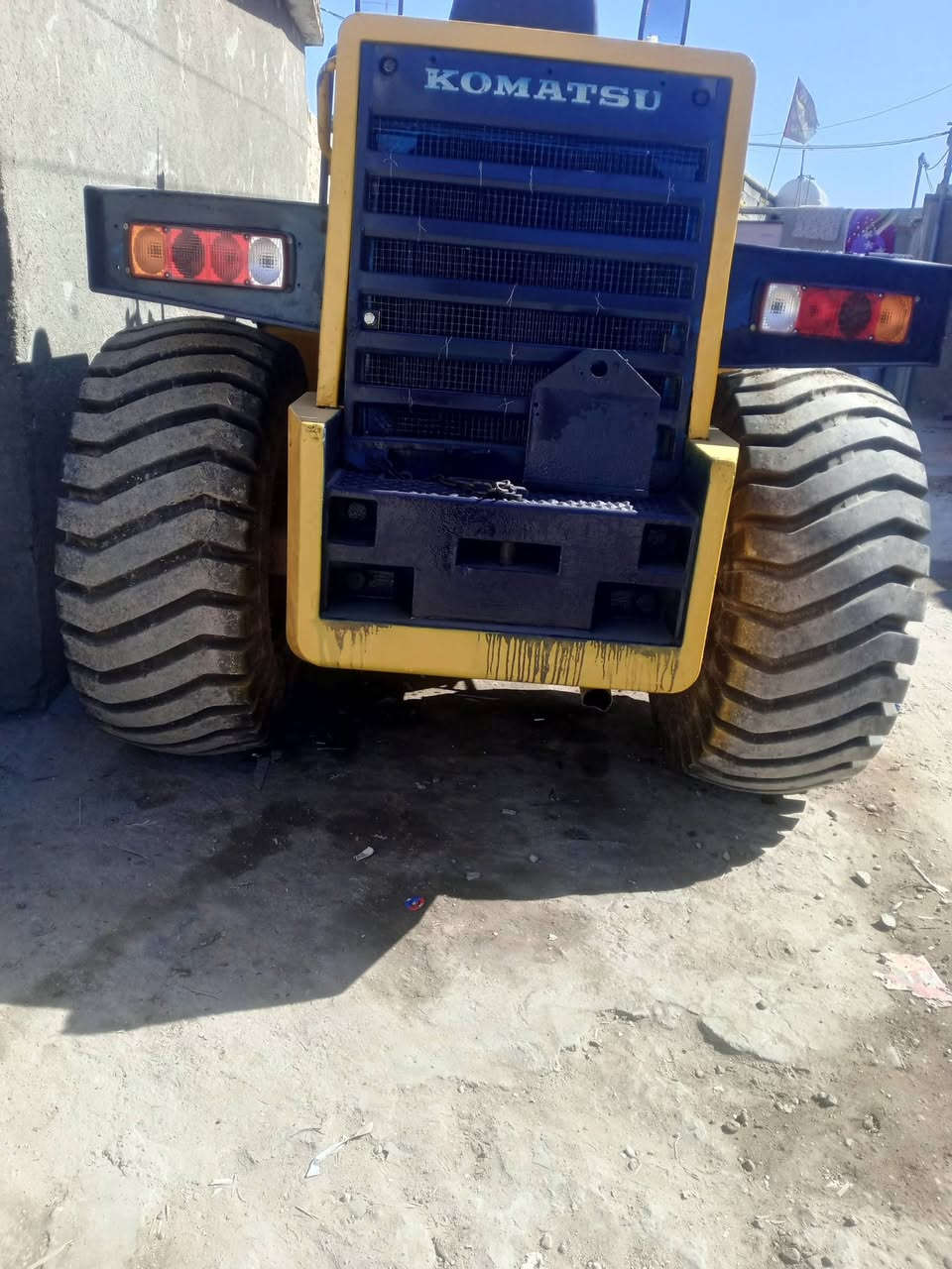 السلام عليكم شفل كوماتسو دبليو 70 تخم تاير جدد جاهز للعمل مكفول رقم وسنويه نكليزي بغداد شفل مكفول من ثكاله ل كيله 160 وبيه مجال شراي بيه خير ويدلل ***********
