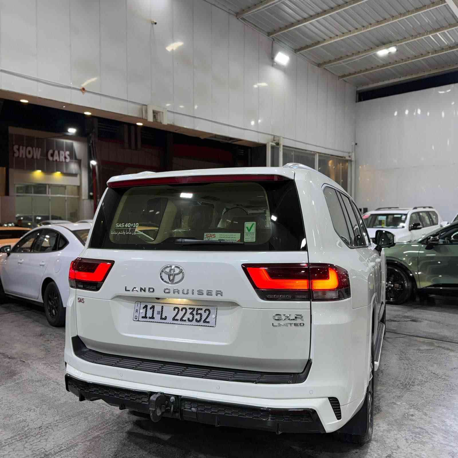 السلام عليكم لاندكروز موديل ٢٠٢٤ لمتد بريم اصل ٤ كامرات
ماشيه ٢٩٨٠٠ بحالة الوكالة مكفوله من كل شي 
السعر ٧٠٥٠٠$
*********** بغداد, العراق
