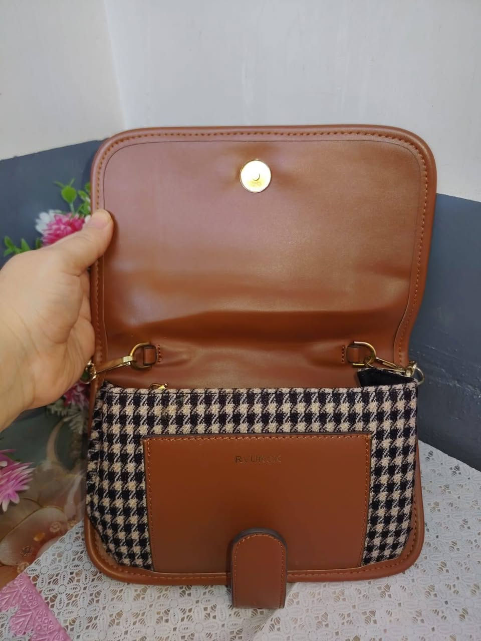 حقائب ماركات متوفر 
ندى عابد للحقائب 👜💼🎒👛


**إذا كنت صاحب هذا الإعلان وتريد حذفه لأي سبب، رجاءا أرسل رسالة إلى الدعم الفني**