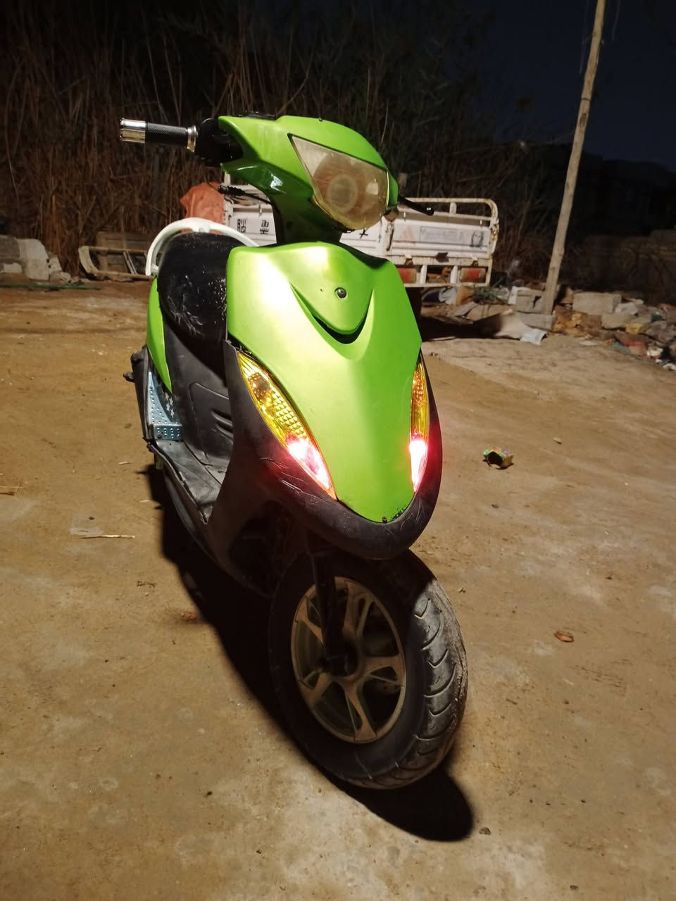 سلام عليكم ماكس عدله دراجه مكينه بلاد سلف شغال كلشي شغال نضيفه دراجه سعره 600 بيه مجال قليل مكان البصره الجنينه 
***********
