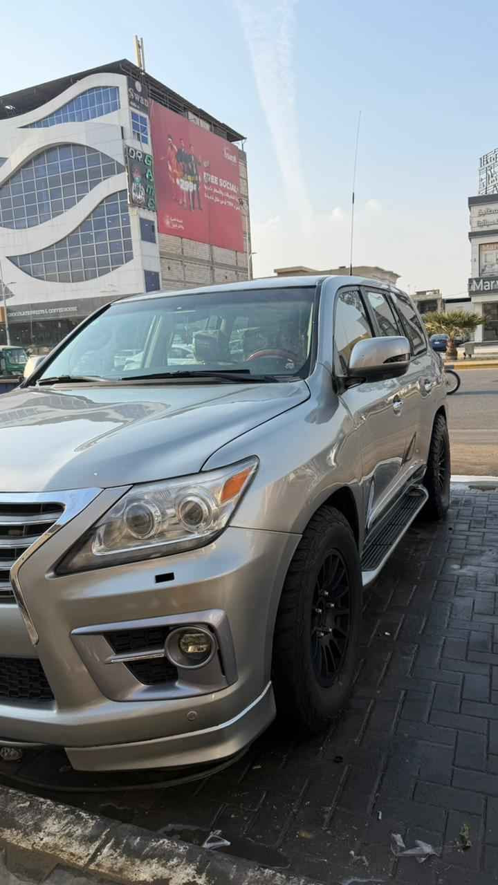 للبيع لكزز LX570 
2009 باسمي 
مصبوغة عام 
حادثهه طايحة عليها سقيفه البيت 
مكينة كير حدادة تبريد كلشي تمام والسيارة جاهزه 
محدثة 2015 من الخارج 
تريدهه ب هذا الويل 
او تريده بالويل بالبلادي
للاستفسار على الرقم فقط لان مكلف بالنشر
+964 770 605 7864 البصرة, العراق
