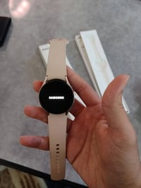 سامسونج واتش 4 جديدة نظافة 100% من امريكا 🇺🇸  ما مستعملة بس الباكيت مف...