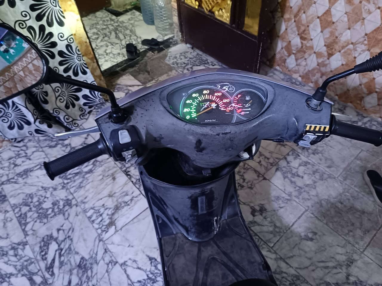 السلام عليكم دراجه بريز لون وردي
دراجه جديده اي نقص مابيه
كهربائيات شغاله مكينه مامفتوحه
شراي يتصل ع رقم *********** عنوان بغداد
