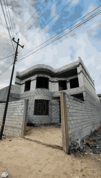 عقار للبيع 🏠 
دار هيكل 
يقع في قضاء ابي الخصيب منطقة السبيليات 
مساحة المنزل ٢٠٠ متر م 
يبعد عن شارع ابي الخصيب السياحي ٥٠ متر فقط 
يحتوي على استقبال وصاله ومطبخ 
واربع غرف نوم اثنين في الطابق الأرضي واثنين في الطابق الاول 
مع صاله وملحقاتها من مجموعة صحيات وصطح بالطابق الاول 
خريطة المنزل خدميه لعائلة صغيره او كبيره 
نوع العقار زراعي 
السعر ١٣٠ مليون وقابل للتفاوض 
للإستفسار التواصل على الرقم.        *********** 📞
