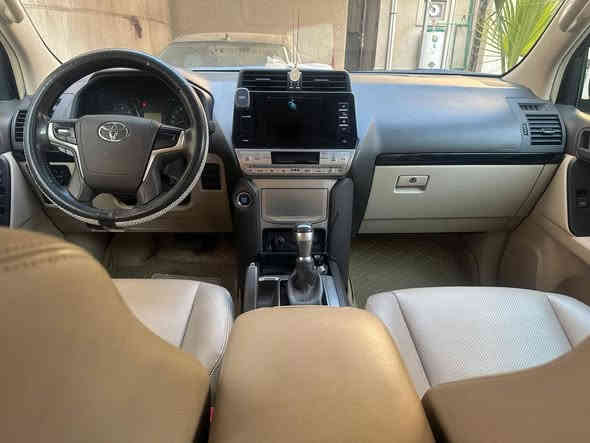 السلام عليكم .

للبيع تويوتا برادو  موديل ٢٠٢١

كويتي

 GX. R
 رقم بغداد  شبه مميز بااسمي  اللوحات الجديده هزه وسنويه
ماشيه ٢٩ الف كيلو   . 

محرك 6  سلندر 4000 
السعر $٤٦٥٠٠ 

مواصفات السيارة .نص الفول  

سيارة جديدة
بصمه. مكفولة كفالة عامة من الصبغ ومعجون وحت الشخط

المري شفط.والاشاير بالمري.

كراسي  جلد كهرباء  ( الاماميه ) 

تحكم استرين جهتين.

لايتات زنون.

حساسات امامية و خلفية مع كأمره .

ثلاجه .

اسبير تعليك.

دخول ذكي .مع اربع جامات اوتو.

طفايه حريق .

نظام APS . 

 شاشه عدد٣

مانع انزلاق.  

 بغداد شارع فلسطين او صليخ ٦٠٠ //
رقم الهاتف  ***********
