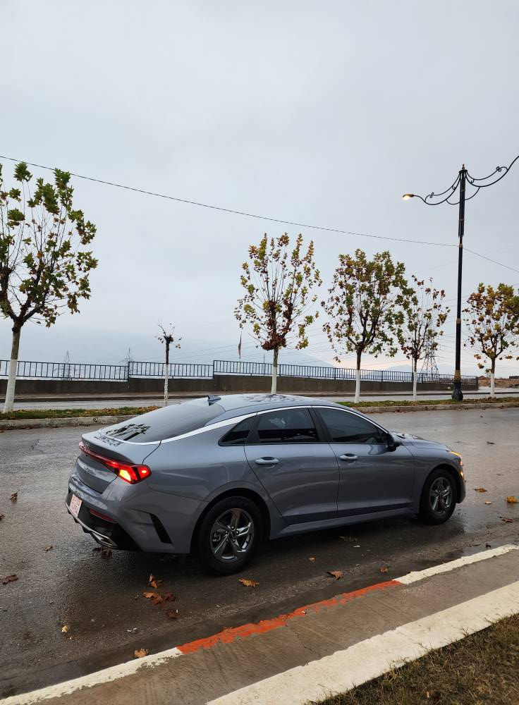 للبيع kia k5  LXS وارد امريكي 
/ موديل 2023
 بدون رقم تترقم أربيل دهوك سليمانية تكلفة الرقم 10ونص ورقات
 ** لون السيارة سماوي  داخل اسود 
 //    السعر / 142 $     
مواصفات 
بصمة 
تشغيل عن بعد 
شاشه 
لايتات زنون LED
فول تحكمات ستيرن
رادار جانبي
رادار امامي 
تحديد مسار 
اوتو هولد 
4وضعيات قياده 
هندبريك دكمه 
تبريد منفصل 
ماشيه 54 mil مشي امريكا سياره جديده جدا 
حادث سطحي باب خلف السايق صبغ نص باب السايق صبغ جاملغ امامي صفة النفر صبغ  +   حافت البونيد + تعديل بارد  واحد 
*** ايرباك السيارة ماطاك فقط برده 
** رقم شاصي.    5XXG14J2XPG216370
مكان السياره دهوك 
السعر /142 $
 وتساب ... كورك   *********** بغداد, العراق
