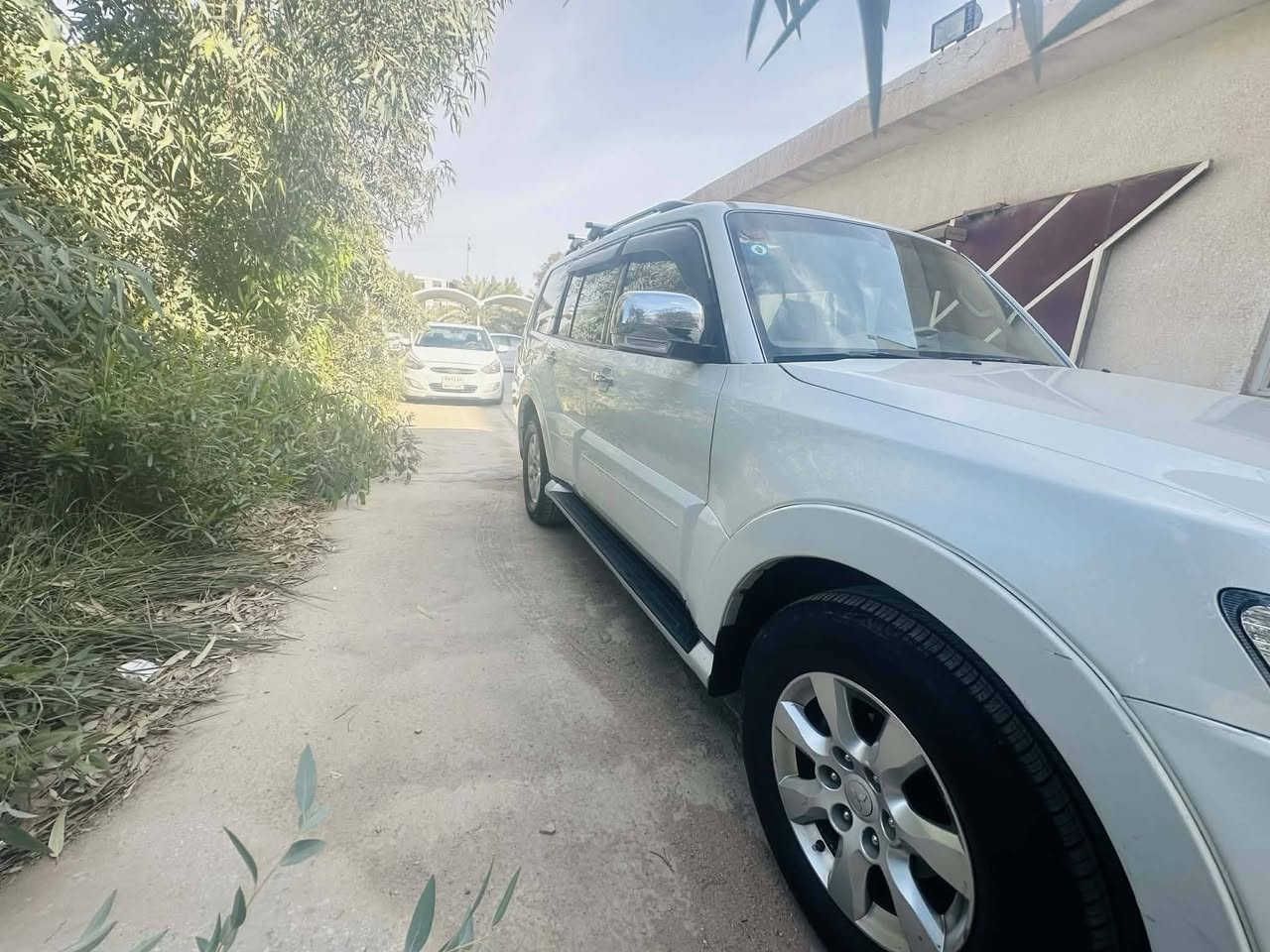 باجيرو 2010 حبتور فووول مواصفات مكفوله من الصبغ حتى الدعاميات 
فتحه وجلد وكهرباء و3 تحكمات وحساسات وكامره ثلاجه تبريد 3 قطع 7 راكب 
شادلها منظومة غاز يعني انسه الصرف تفويلتك ب 10 الف دينار 
منظومة بنزين جديده حداديه اماميه خلفيه قبل شهر مسويها 
تخم تاير جديد بيها باتري جديد منظومة تبريد مع مراوح كهربائيه مع عزل للدشبول والانابيب التبريد ادامه كامله تاخذ سياره جاهزه من جميع النواحي مال جناي 
للبيع بسعر 148 ورقه 💸 وبيها مجال
*********** النجف الاشرف
السياره لأخ Saif Alkaabi
