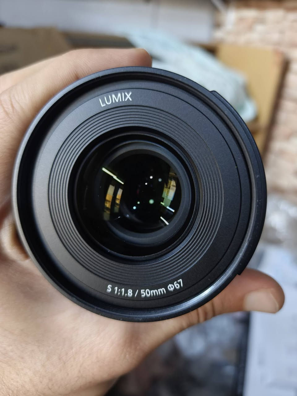 السلام عليكم  الماركة: Panasonic LUMIX
🔹 البعد البؤري: 50mm
🔹 الفتحة: f/1.8
🔹 الماونت: L-Mount
🔹 الحالة: نظيفة جدًا / شبه جديدة
🔹 الزجاج: خالي من الخدوش أو الغبار
🔹 مع الغطاء + الهود + الكرتونة
✅ مناسبة للتصوير:
بورتريه 👤
فيديو 🎥
إضاءة ضعيفة 🌙
📍 المكان: ___بغداد
📞 للتواصل: ___***********
يعني تشتغل مباشرة على:
Panasonic Lumix S (مثل: S5، S5II، S1، S1R)
Leica L-Mount (مثل: SL، SL2)
Sigma L-Mount (مثل: fp، fp L)
