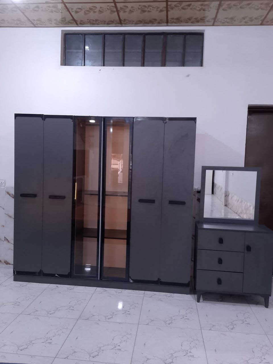 غرفه نوم تركي 5قطع ماركه مستعمل 15يوم الاستفسار ***********
