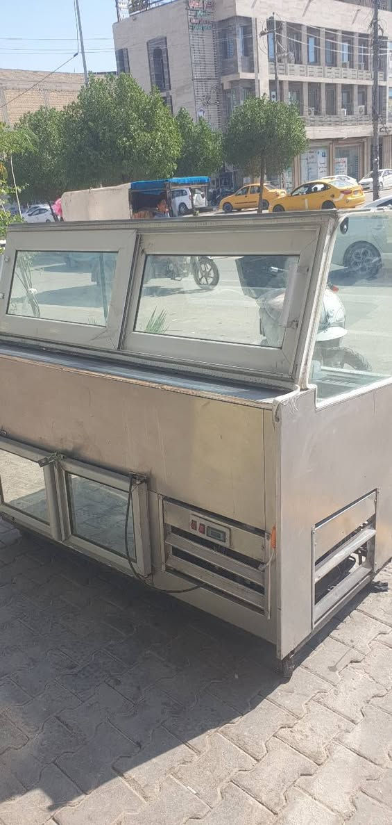 اغراض #للبيع
خلاط حمص بطحينه 
براد مقبلات متر وستين
بلانكات 8 صغير
8 عميق
واحد كبير
قاعده رول
للتواصل *********** 
العنوان كربلاء
