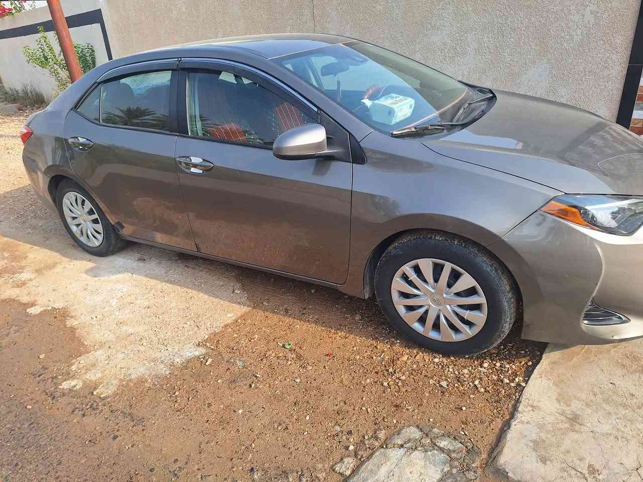 سلام عليكم
كورلا موديل 2017 
 LE
سنويه 2027
كير محرك كفاله 
ماشيه 150 ميل 
الضرر مرفق مع الصور 
رقم سليمانيه الجديد
العنوان ديالي كنعان 
السعر 130 وبيها مجال 
***********
