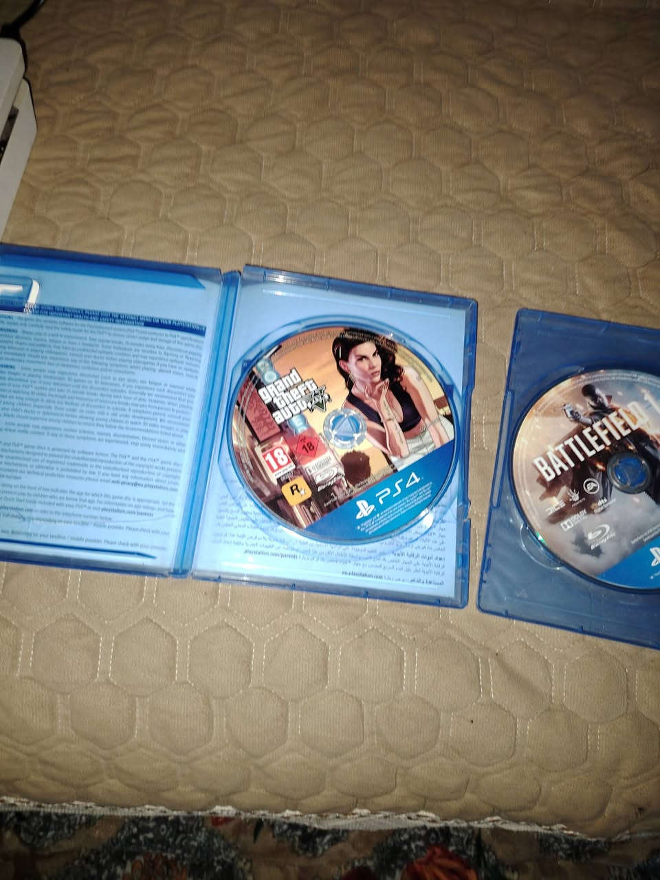 السلام عليكم بلي فور سلم لون ابيض نظام 13.02 الجهاز نظيف ويه جوستك عدد ثنين وياه يوبي اس +وياه أقراص مثل ما موضع كدامكم وقرص الgta عدد ثنين الجاهز نظيف امانه الله الجاهز ينباع كامل ملحقاته يعني تأخذه بس تشغله وتلعب +السعر رايده 350 وبي مجال طبلي خاص وارظيك والله لو ما مستعجل عليه جان ما بعته +مكاني بغداد ابو غريب +توصيل ما عندي
تلي قرام meme_er9
رقمي ***********
