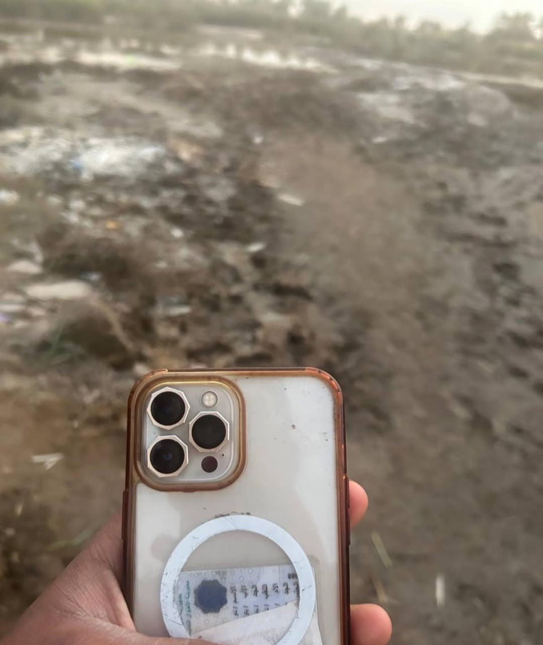 سلام عليكم ايفون 12برو ماكس  نضافه ٩٠٪؜ مكاني كربلاء طوريج ***********
