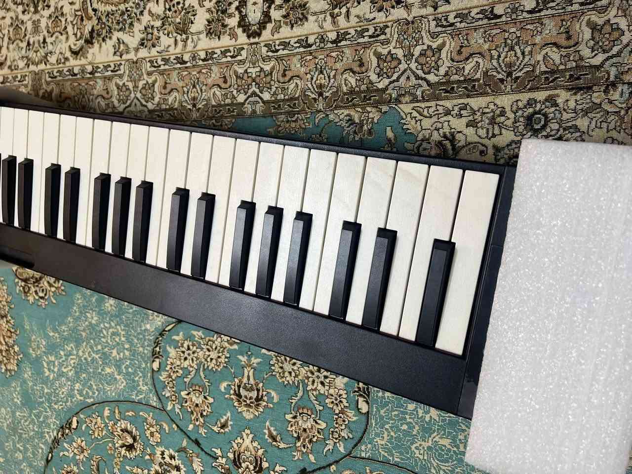 بيانو جديد بالكارتونه قابل للطي للبيع يحتوي على 127 ايقاع غربي مع اصوات حلوة وصدى راقي ويشتغل على الشحن كذلك ويحتوي على بلوتوث  مع بدل مع جنطة نهاية سعره كولش من الاخير 90 الف مكاني بغداد


**إذا كنت صاحب هذا الإعلان وتريد حذفه لأي سبب، رجاءا أرسل رسالة إلى الدعم الفني**