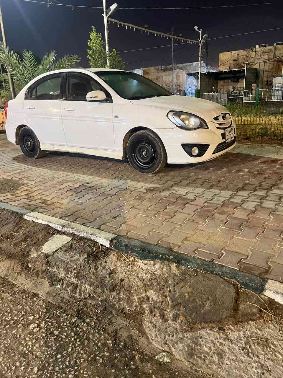 اكسنت للبيع٢٠١١ أربيل رقم قديم  مصبوغة حزام بيهة ضربة جاملغ وبنيد  محرك وكير جدد تدفئة وتبريد شغالة السعر 72   ورقة وبيها مجال مكان السيارة نجف كافة هاتف *********** او ***********
