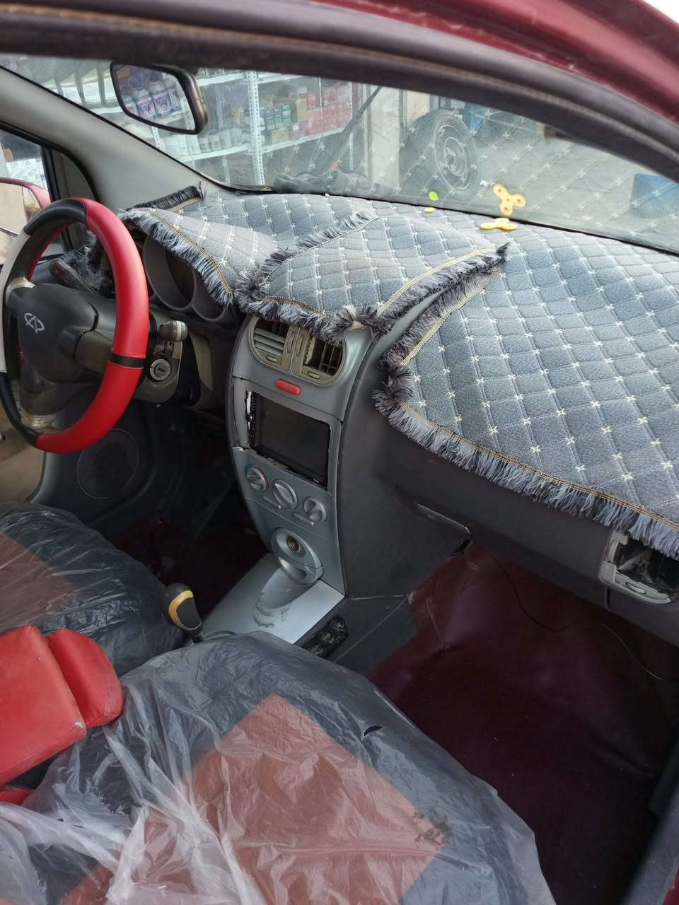 السلام عليكم شيري اي وان موديل ٢٠١٣السياره حلوه مثل مابل صوره السعر ٢٥ وبيها مجال مكان السياره بصره الزبير ***********
