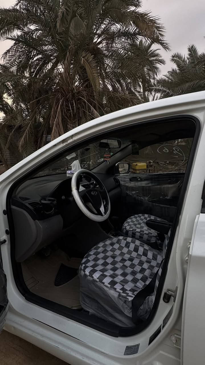 سلام عليكم اكسنت 12 للبيع بيها 3 قطع جاملغين وبنيد ماطور ستيرن عطلان وشويه تنقص بل مكينه ب 100 وبيها مجال للشراي ***********تصل ودلل
