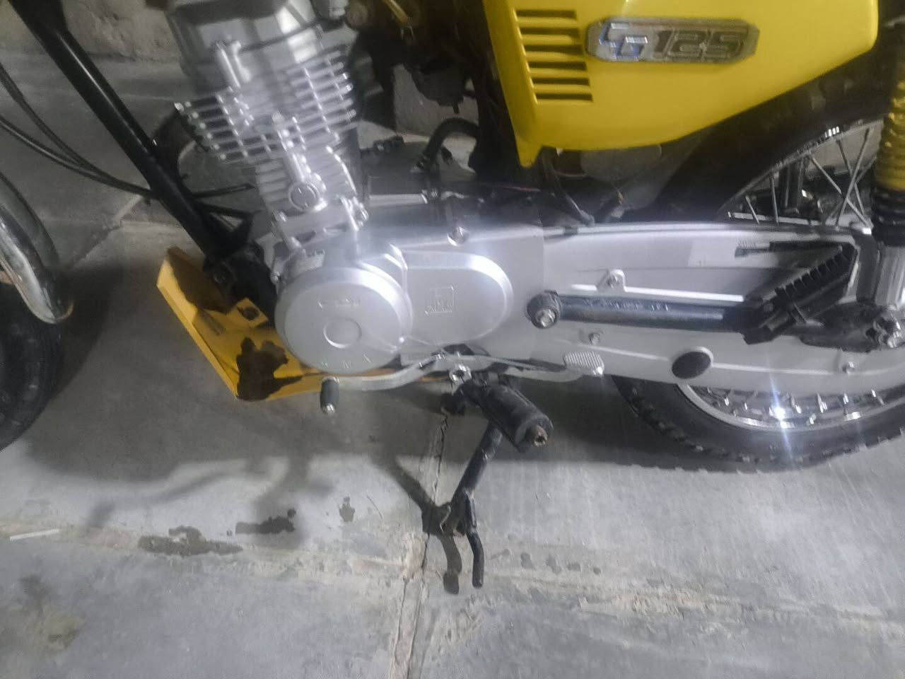 اربعه كير مرقم سنويه لل28 شاصي 22 محرك 25 شلامجه مكفول من البرغي للبرغي ،
*********** 
السعر 1400 وبيها مجال، ❤️
كوت
