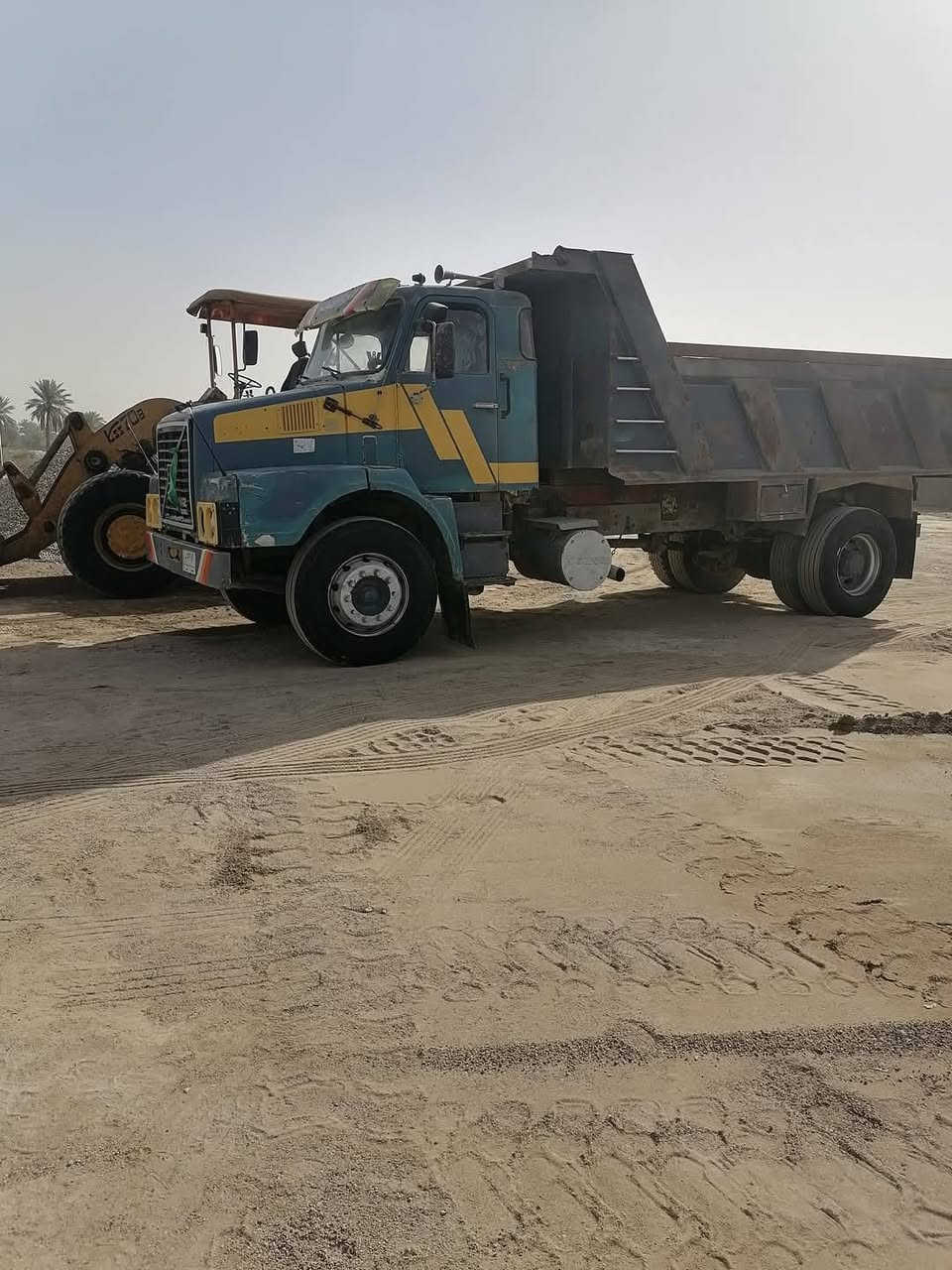 فالفو لبيع موديل 91 كير 4×4 اكسن فراشه محرك جي ستندر مكلف بل نشر ***********
