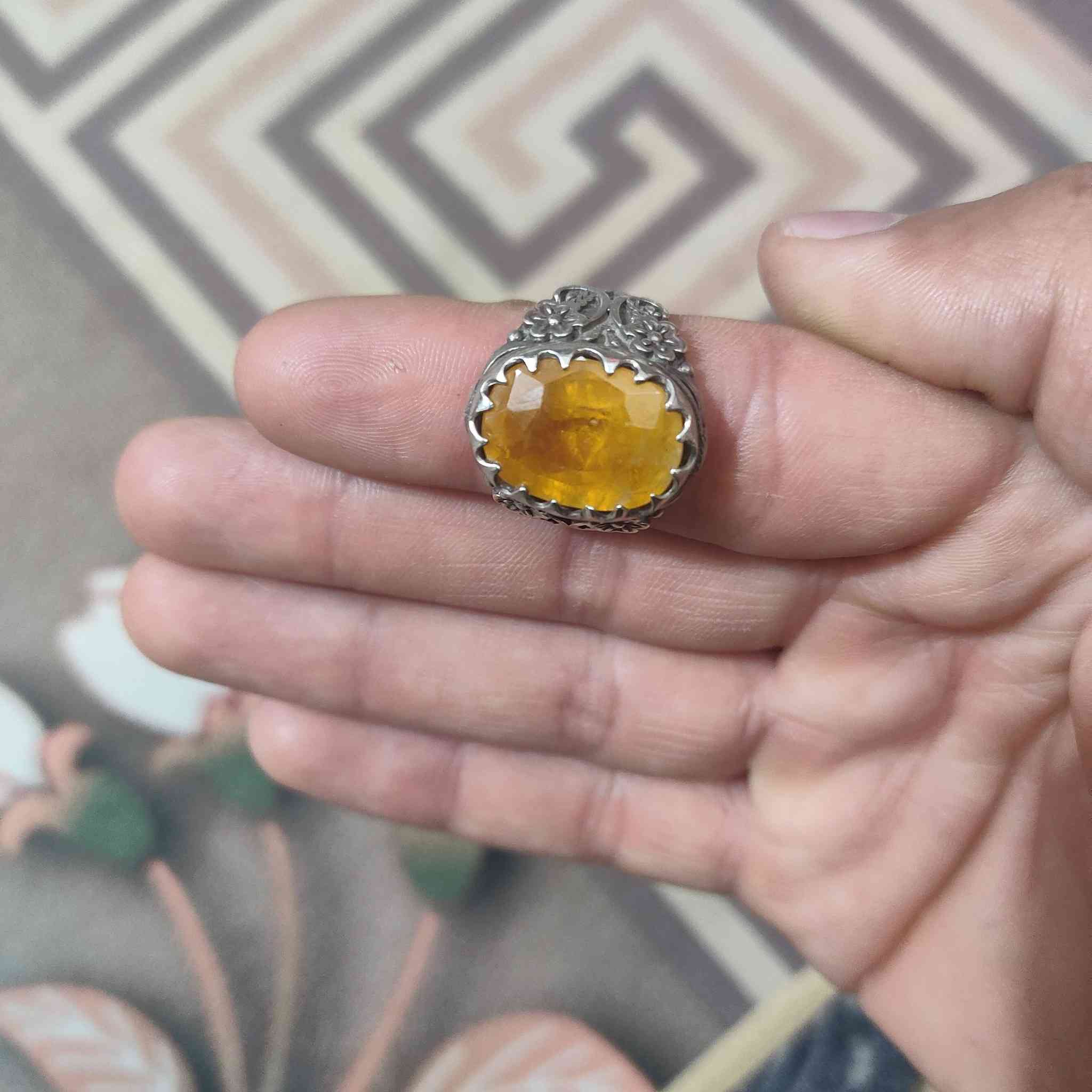 سلام عليكم ورحمة الله وبركاته 
ياقوت اصفر فضه 925
سعر 75 قياس 22


**إذا كنت صاحب هذا الإعلان وتريد حذفه لأي سبب، رجاءا أرسل رسالة إلى الدعم الفني**