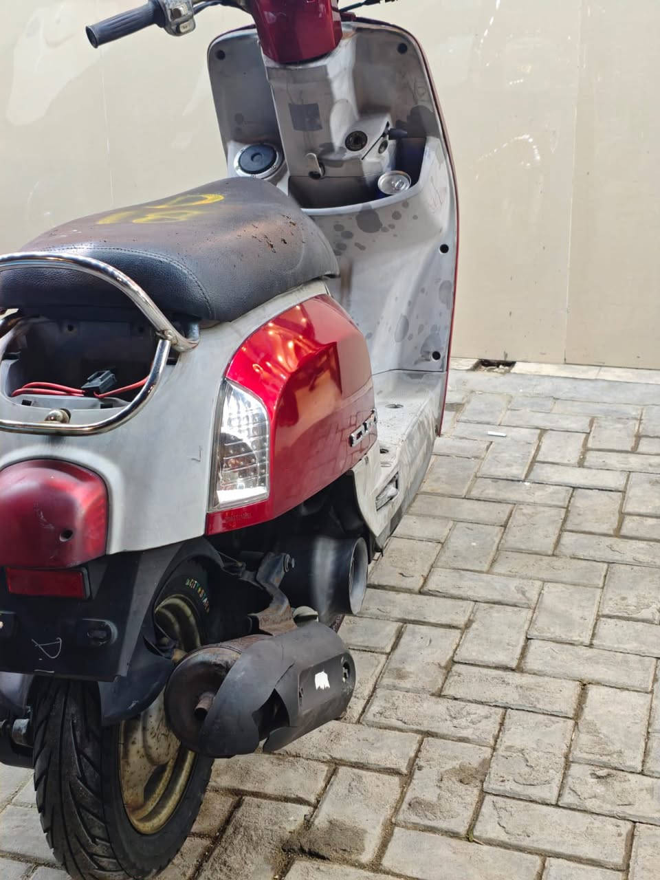 كفاله كفالههههه بل ححسين صايله سبوعً من طالعه من رمبه مكانبه عدي دراجه داخل رصاصي 
مامشيه هواي بعلي فول دراجه ***********
