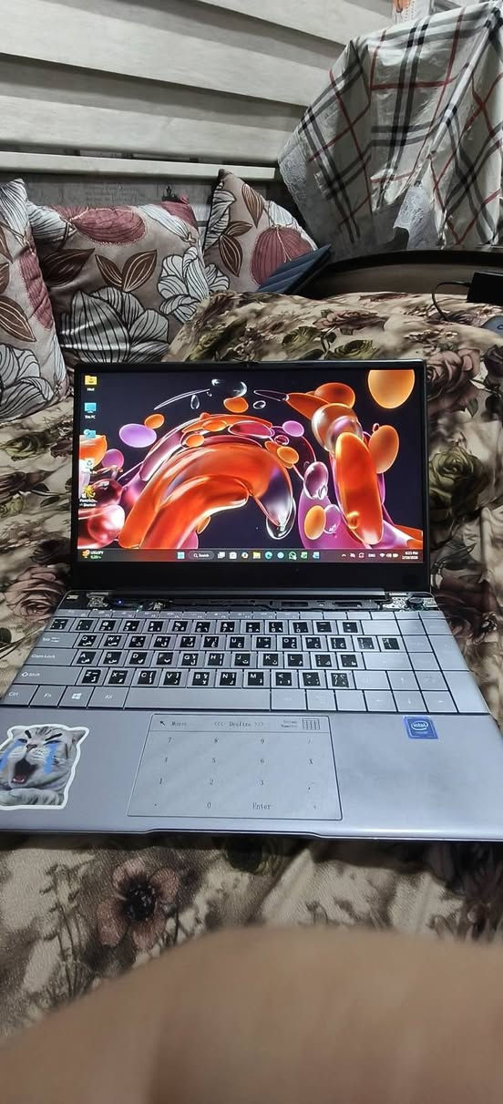 لابتوب وكعت وتضررت
كامت تفصل الشاشة من افتح او احرك الهنج  
--------
مواصفاتها بالصور
اللابتوب نحيفة ونازكة
ماركة صينية
عشوائية 8 كيكا
وهارد 256 كيكا 
حجم شاشة 14 انج

السعر 130 الف نهايتها
مع شاحنتها
مكاني بغداد الكرخ


**إذا كنت صاحب هذا الإعلان وتريد حذفه لأي سبب، رجاءا أرسل رسالة إلى الدعم الفني**