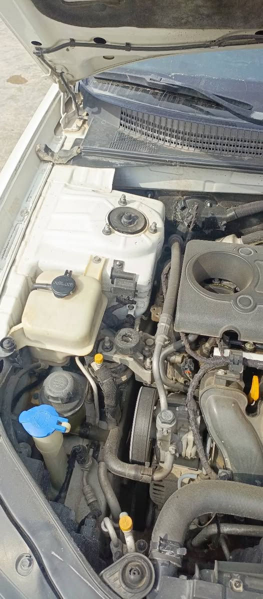 سلام وعليكم سياره سوناتا للبيع 2010 وارد امريكي رقمه ديالى الاتصال على الرقم ***********
