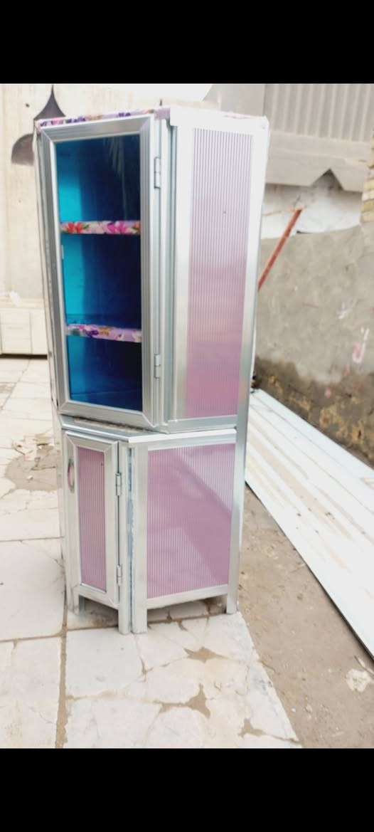 غراض بيت مناسبه  نضيفات. كلمن وسعره. لا تكسر بالسعر. رجائأ شراي تعال خاص. تصال *********** //***********.  بي واتساب   ديوانيه.
