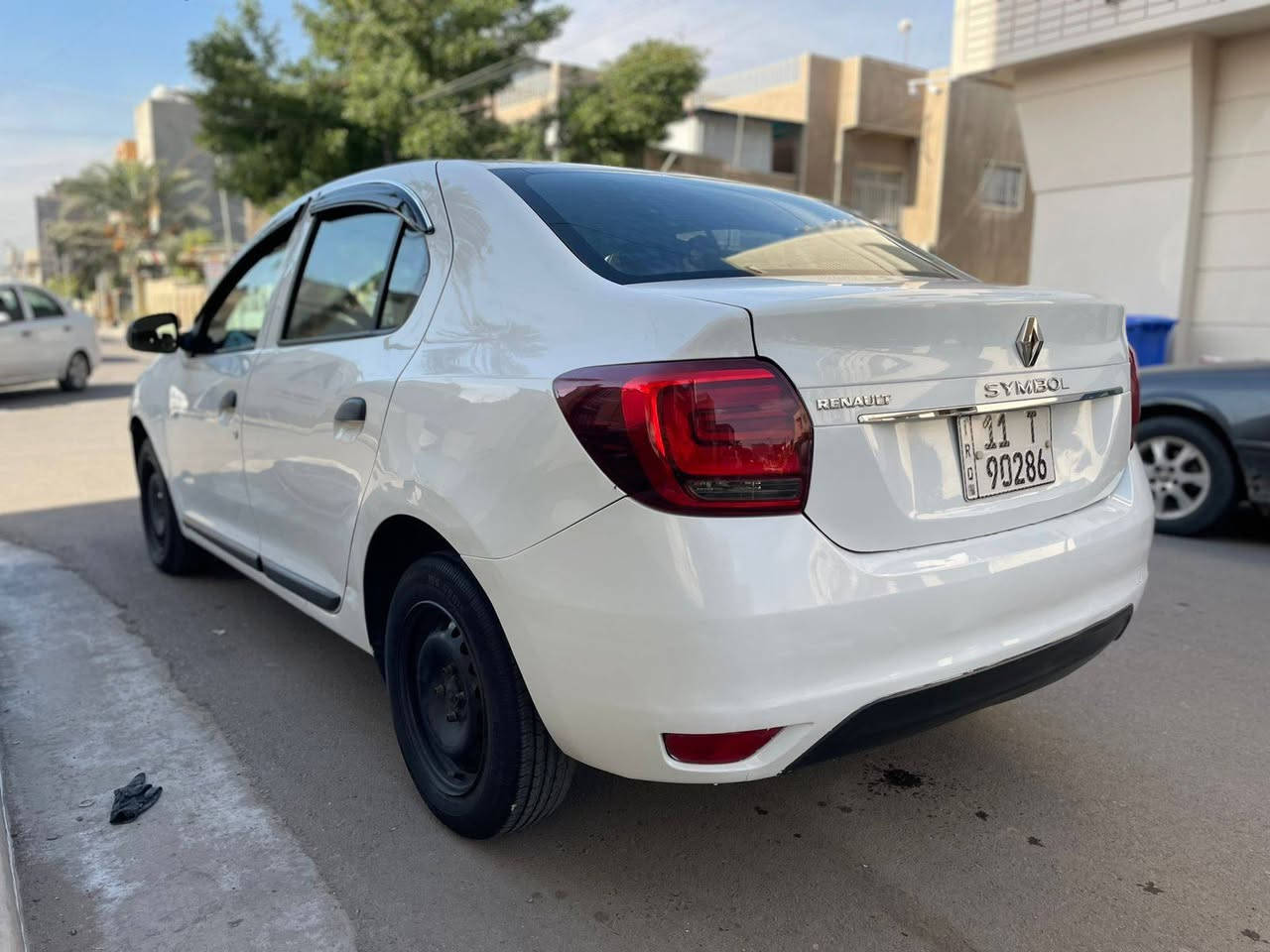 رينو سمبل  ٢٠١٨ خليجي استلام شركه
سياره بدون  نقص وكلش نظيفه
بيها صبغ شويه مأشر بالسونار  بدون ايرباك بدون دواخل ٣ اماكن 
كتلوكات الشركه
محرك ١٦٠٠ جديد 
لد امامي خلفي 
تحكمات ستيرن 
ايرباكات 
جام كهرباء 
تبريد  ثلج 
صندوق بصمه 
كشنات جلد ومخمل 
صدر امامي خلفي جديد 
تخم تاير وباتري جديد 
اشاير بالمري
تحويل ثاني يوم باسمنه بغداد
مكاني اعظميه  سبع ابكار 
سعرها ٦٩ ورقه 
اتصال فقط  
***********
